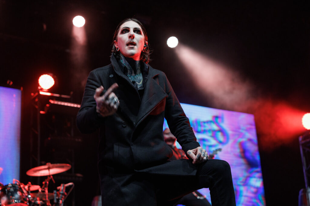 2025-01-28-MotionlessInWhite-093